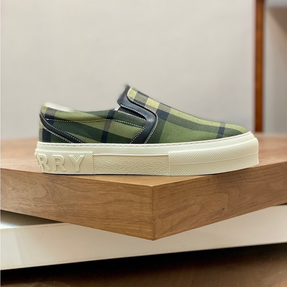 Burberry women's sneakers - Picture 3 of 4